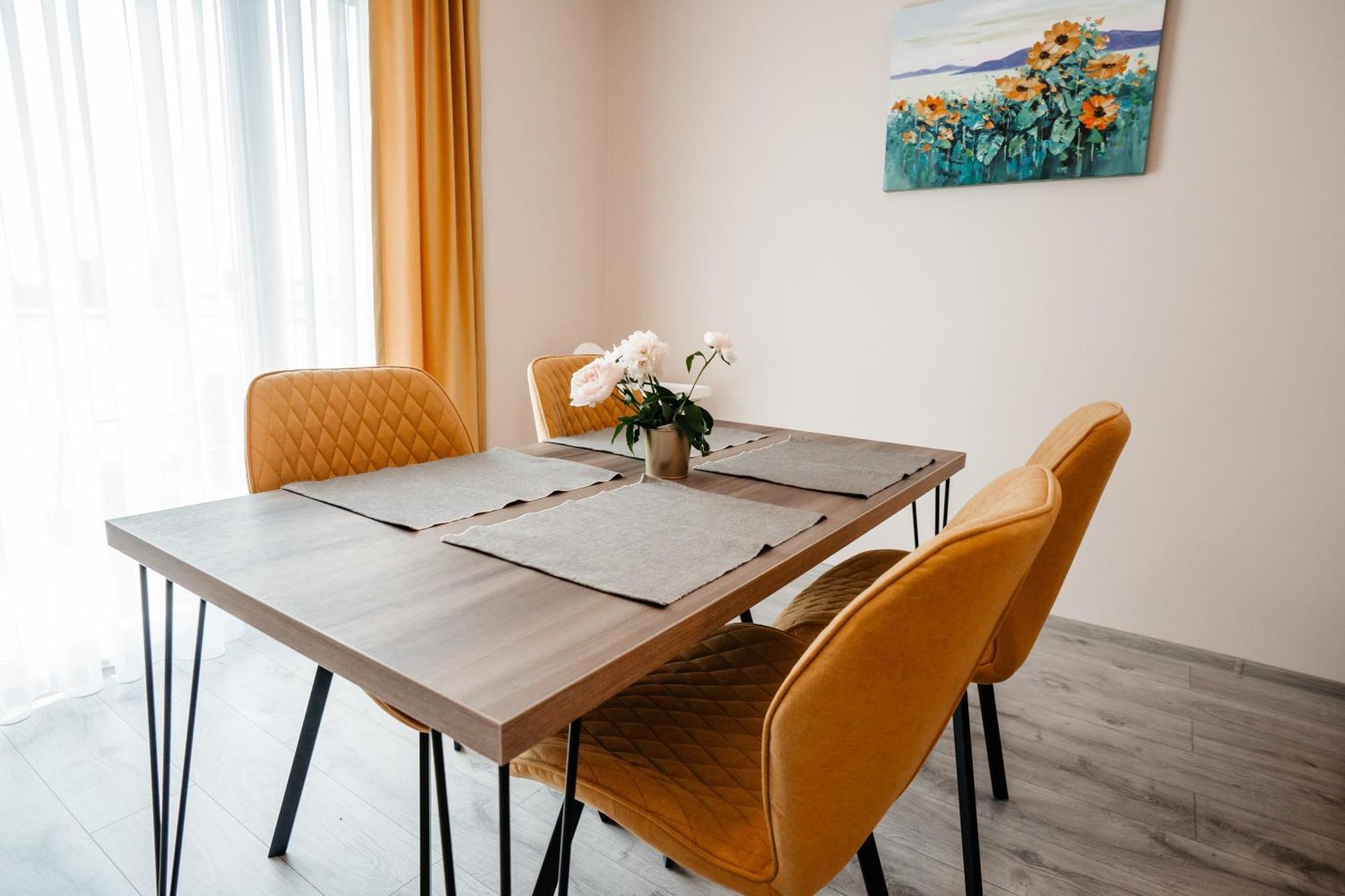 Sunrise View Apartment Oradea Eksteriør billede